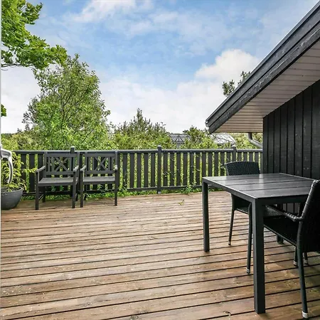 Hs009-henne-hjelmevej-146 * Henne Strand