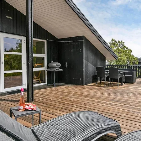 Hs009-henne-hjelmevej-146 *