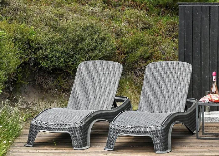 Hs009-henne-hjelmevej-146 * Henne Strand