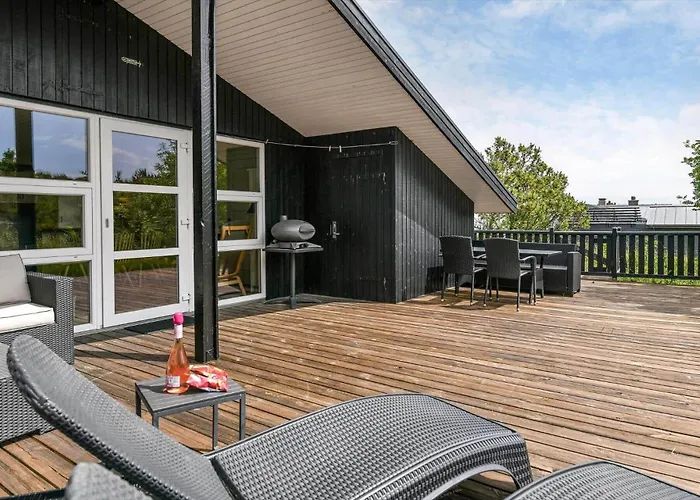 Hs009-henne-hjelmevej-146 *